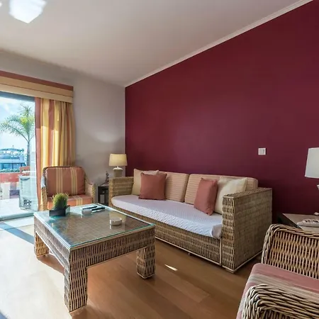 Luxury Apartment, Marina, & Pool Apartament Portimão