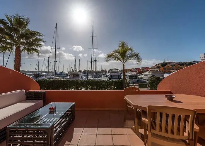 Luxury Apartment, Marina, & Pool * ポルティマン