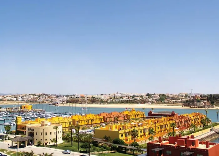 Luxury Apartment, Marina, & Pool