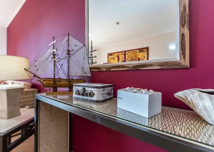 Appartement Luxury Apartment, Marina, & Pool *